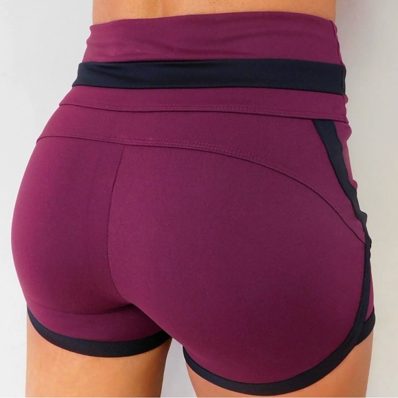 Lunar Body - high waisted shorts - maroon - size LARGE - Picture 4 of 4